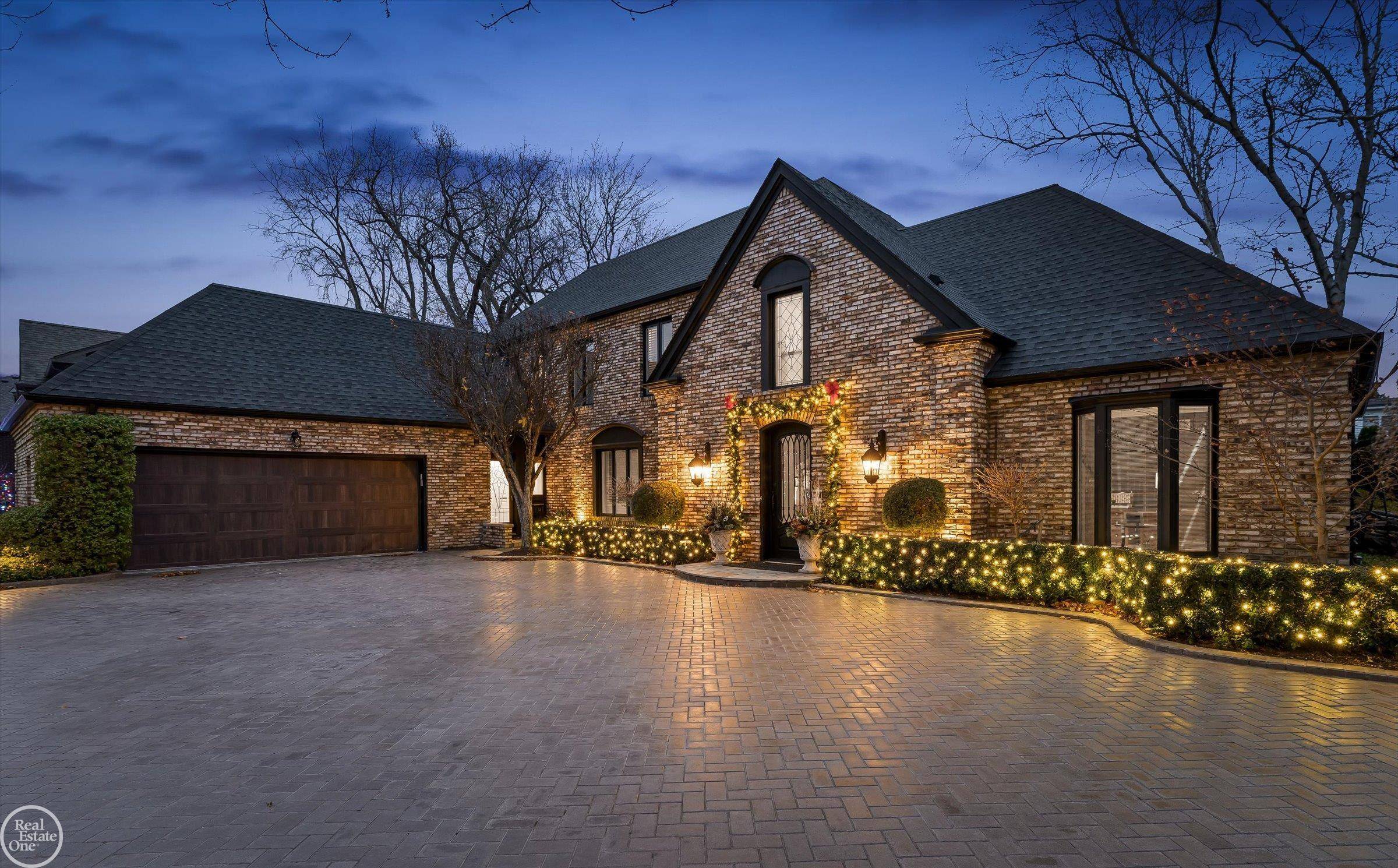 Grosse Pointe, MI 48236,54 Belle Meade ST