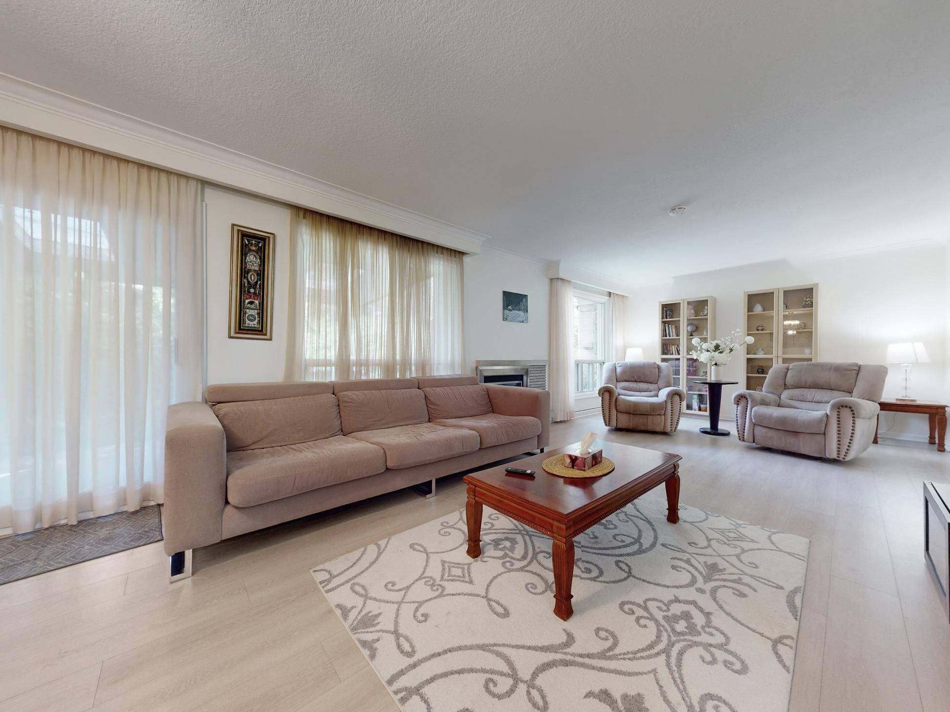 Toronto C15, ON M2K 1W3,46 Palomino CRES