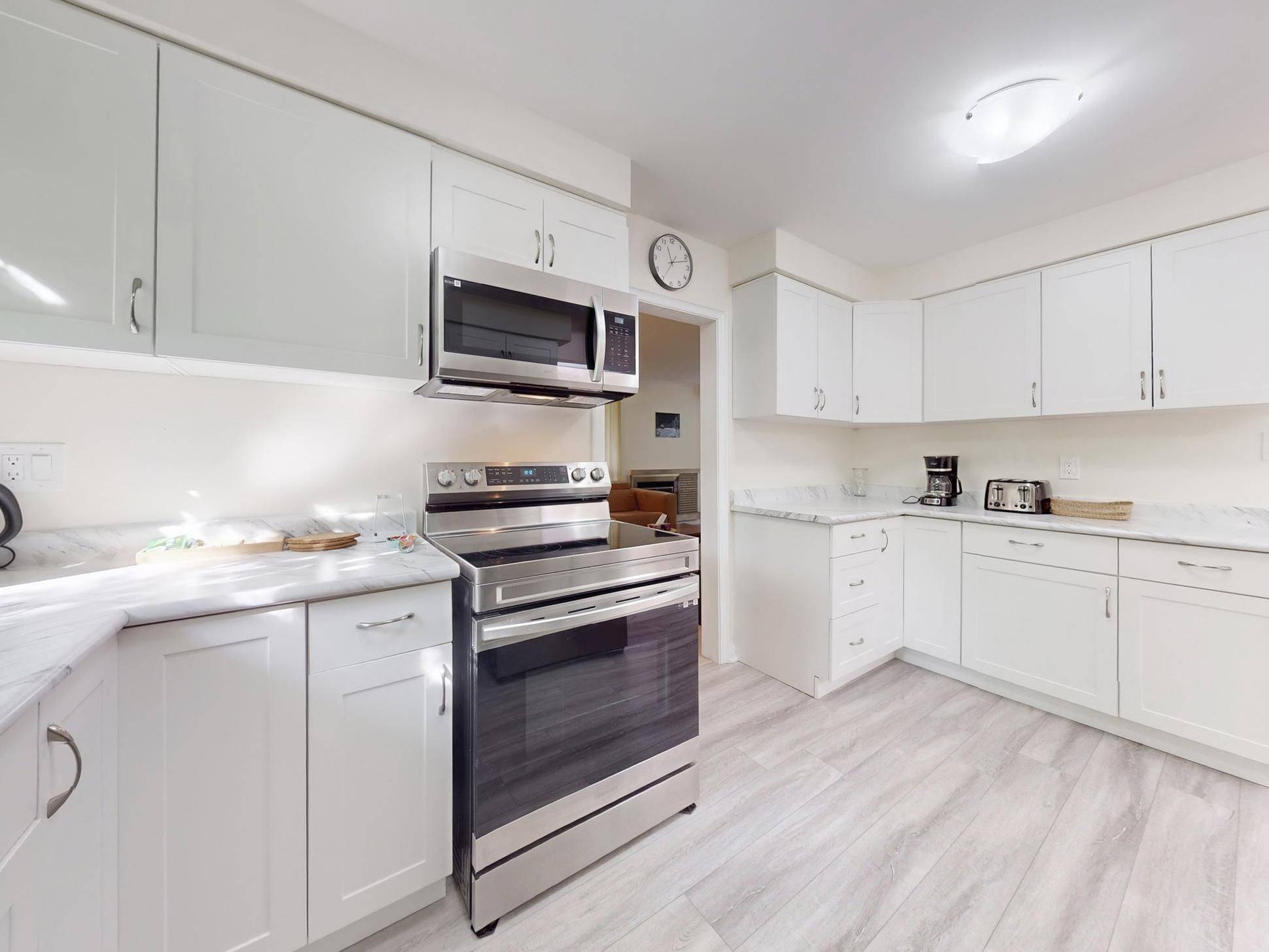 Toronto C15, ON M2K 1W3,46 Palomino CRES