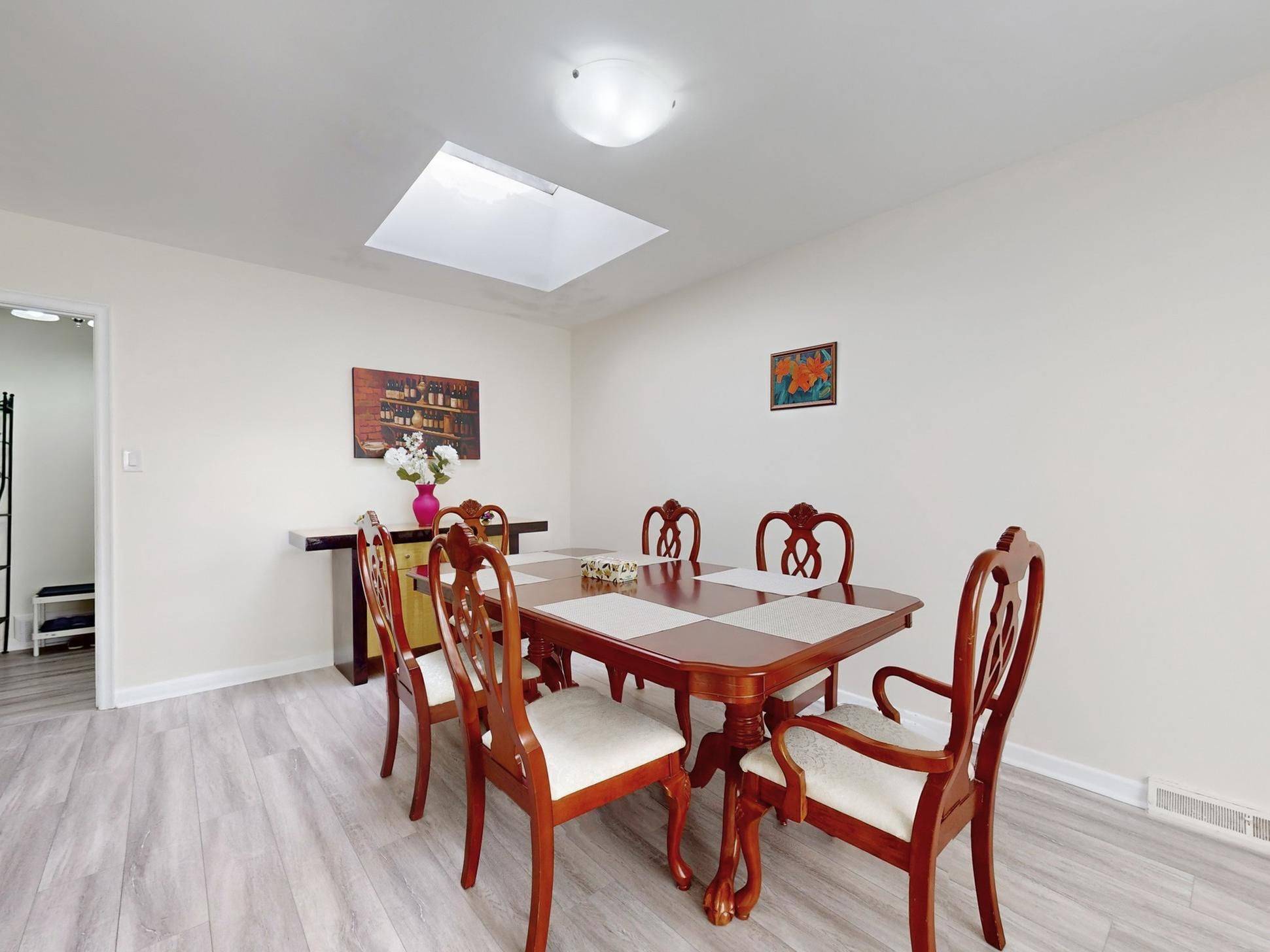 Toronto C15, ON M2K 1W3,46 Palomino CRES