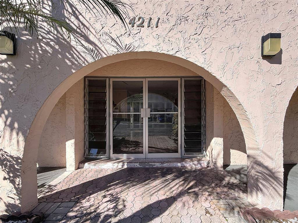 Lauderdale Lakes, FL 33319,4211 NW 41st St #205