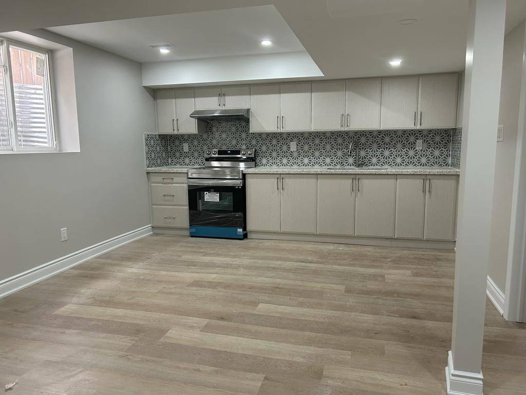 Mississauga, ON L5M 6Y3,5969 Manzanillo CRES #BSMNT