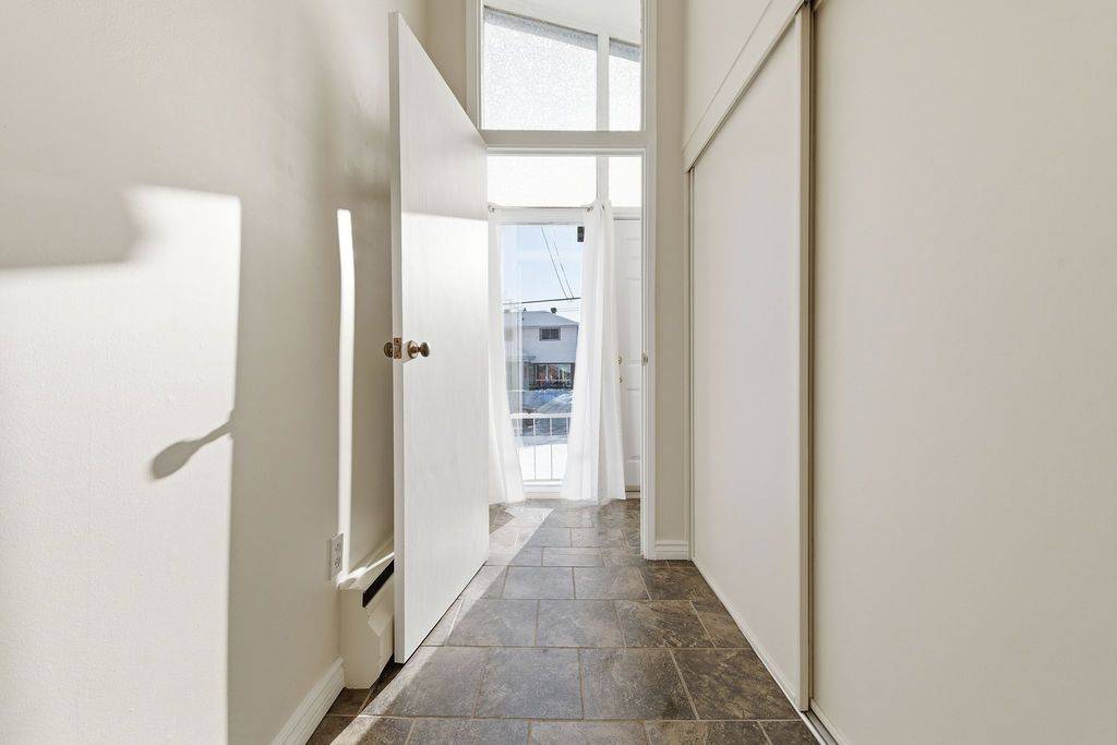 Deep River, ON K0J 1P0,3 Newton CRES