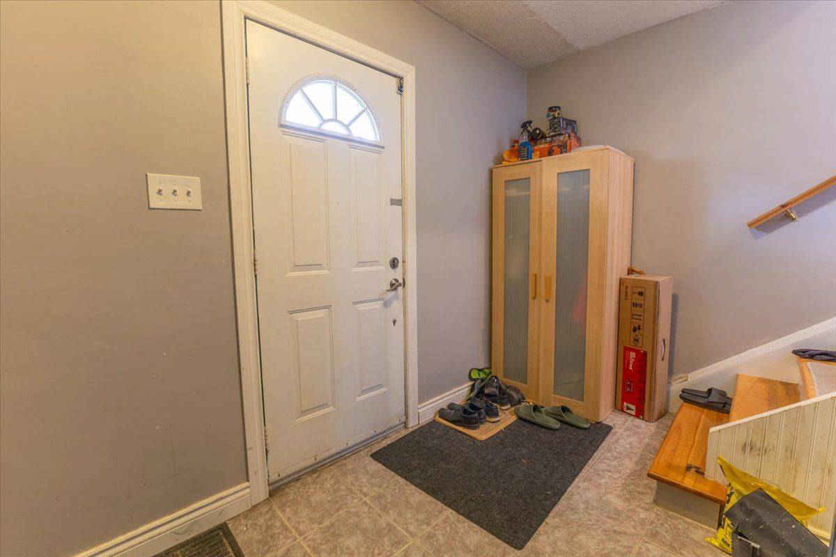 West Centre Town, ON K1Y 2M8,68 Lyndale AVE