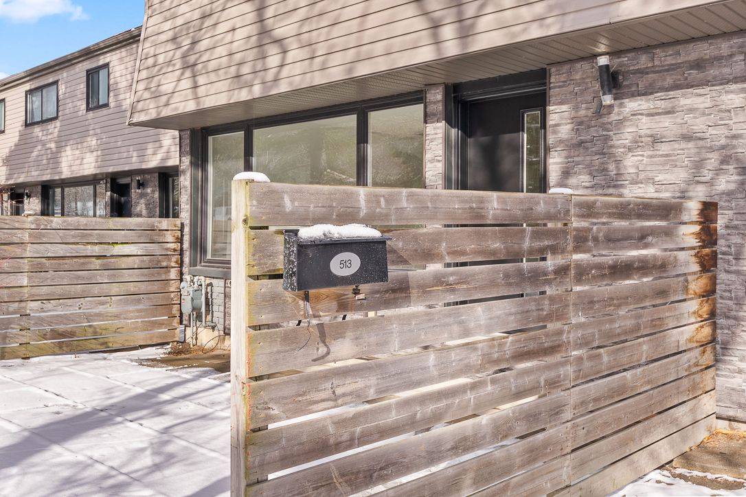 Hamilton, ON L8K 5H1,270 Montmorency DR #513