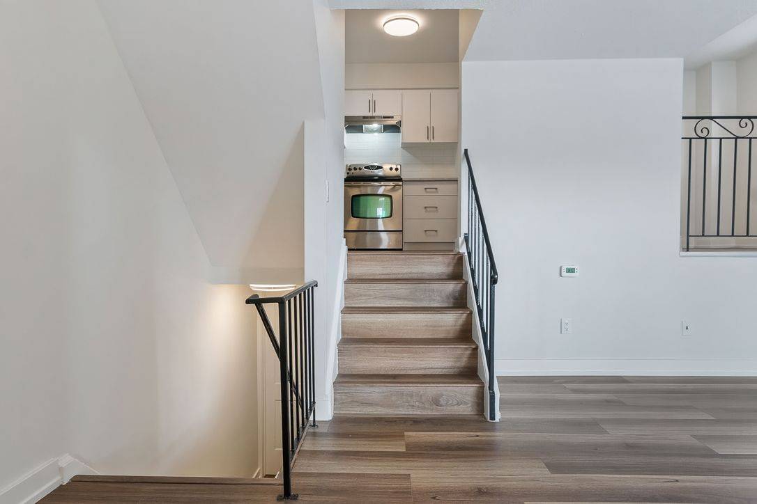 Hamilton, ON L8K 5H1,270 Montmorency DR #513