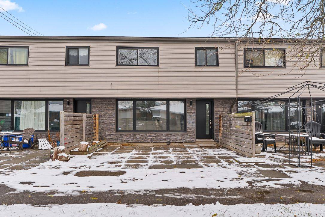 Hamilton, ON L8K 5H1,250 Montmorency DR #202