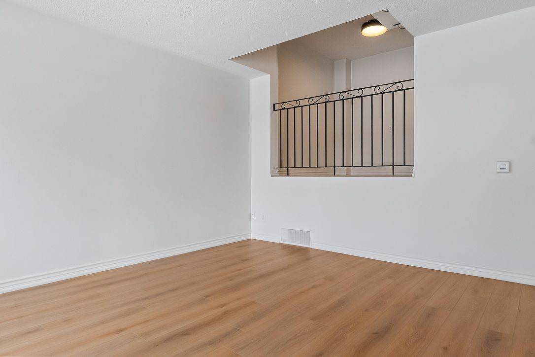 Hamilton, ON L8K 5H1,250 Montmorency DR #202