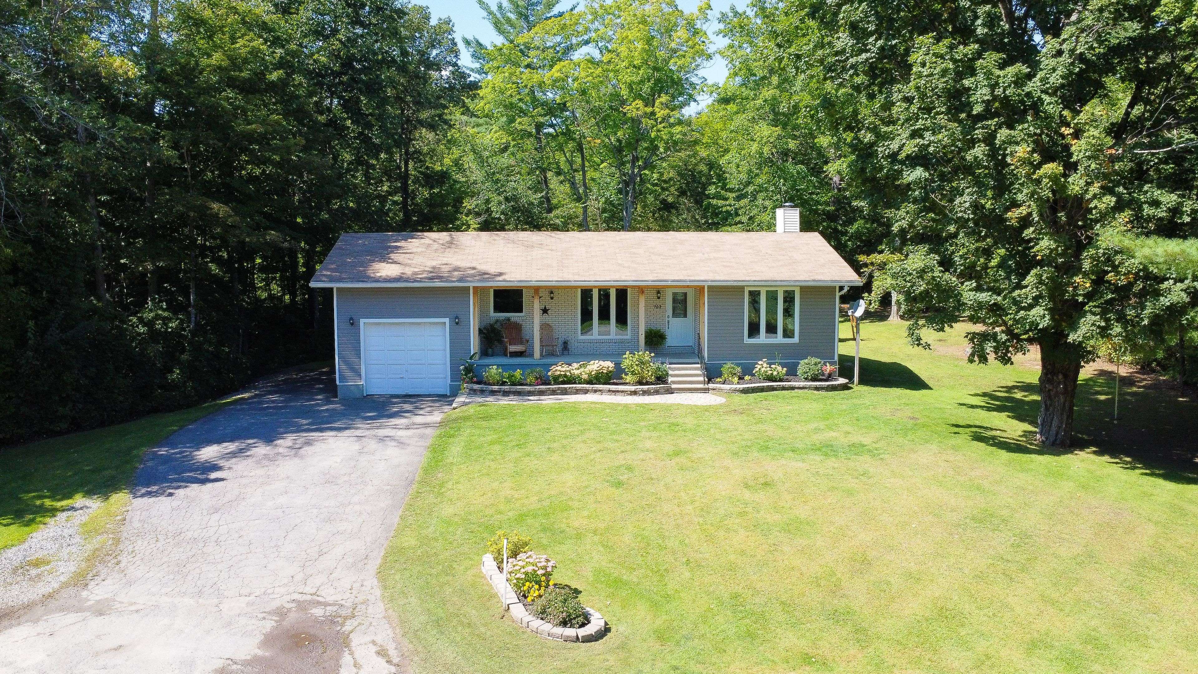 Mississippi Mills, ON K0A 2X0,702 CEDAR HILL RD