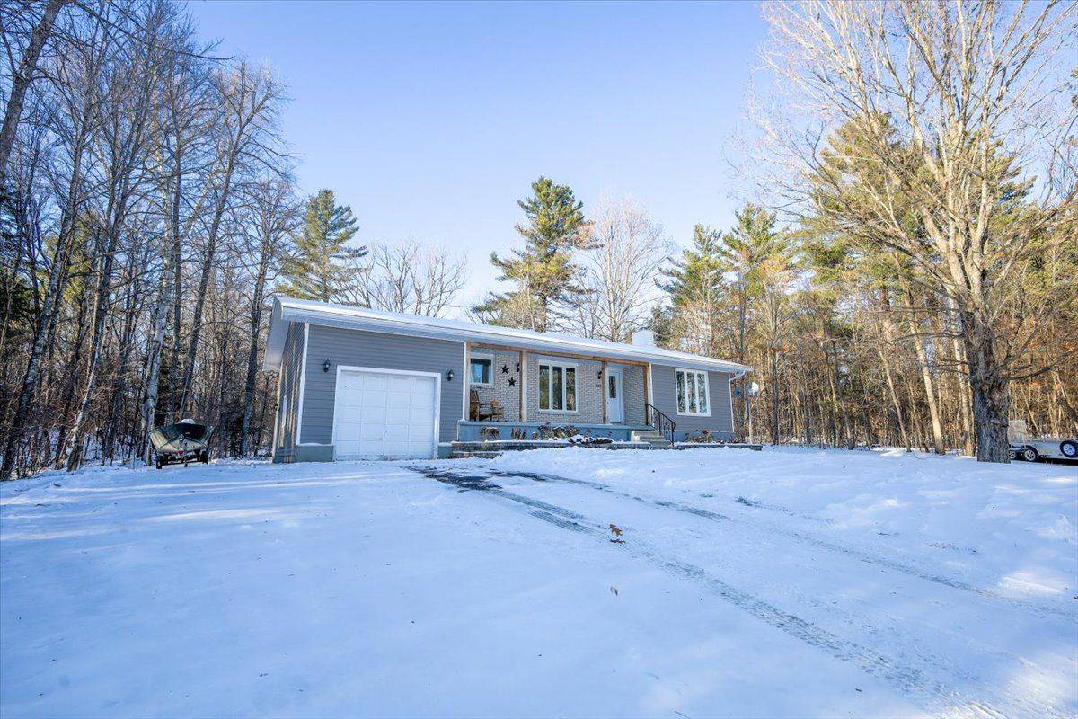 Mississippi Mills, ON K0A 2X0,702 CEDAR HILL RD