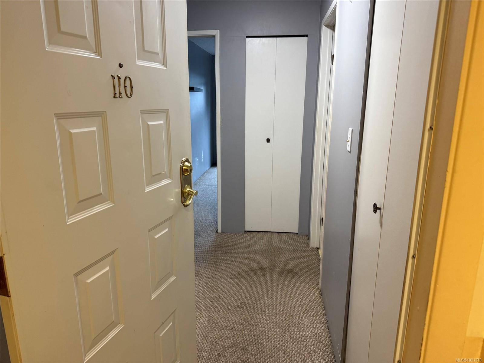 Nanaimo, BC V9S 5P4,2815 Departure Bay Rd #110