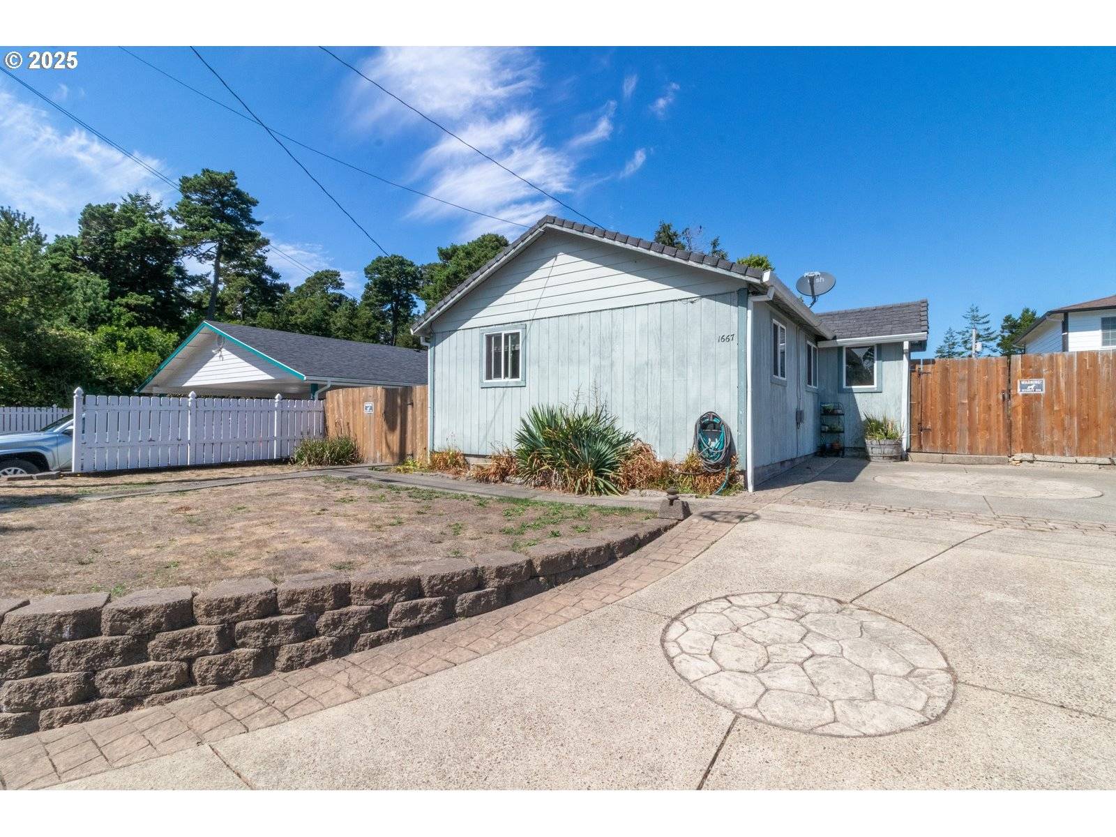 Florence, OR 97439,1667 30TH ST