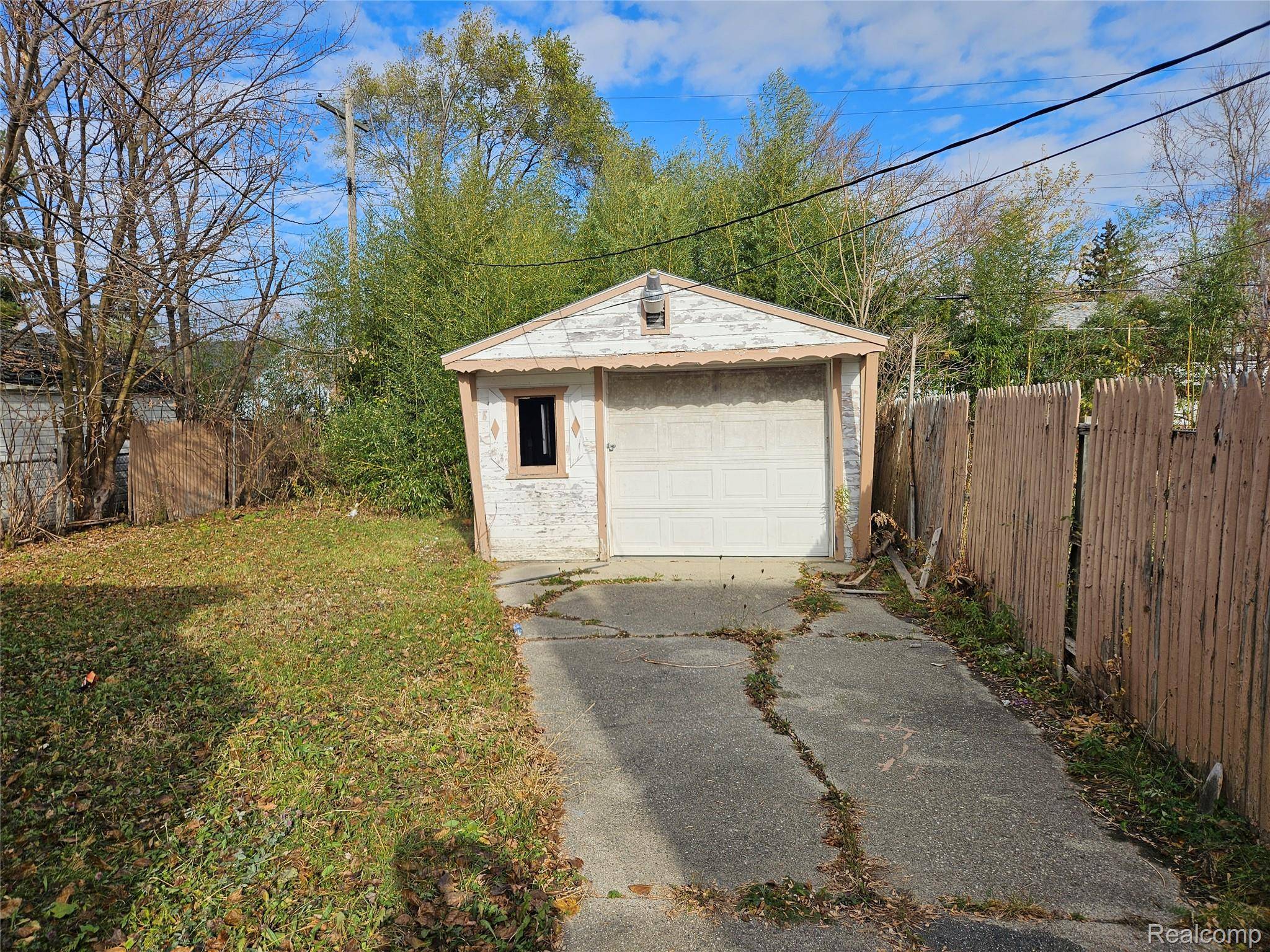 Detroit, MI 48205,15675 Lappin ST