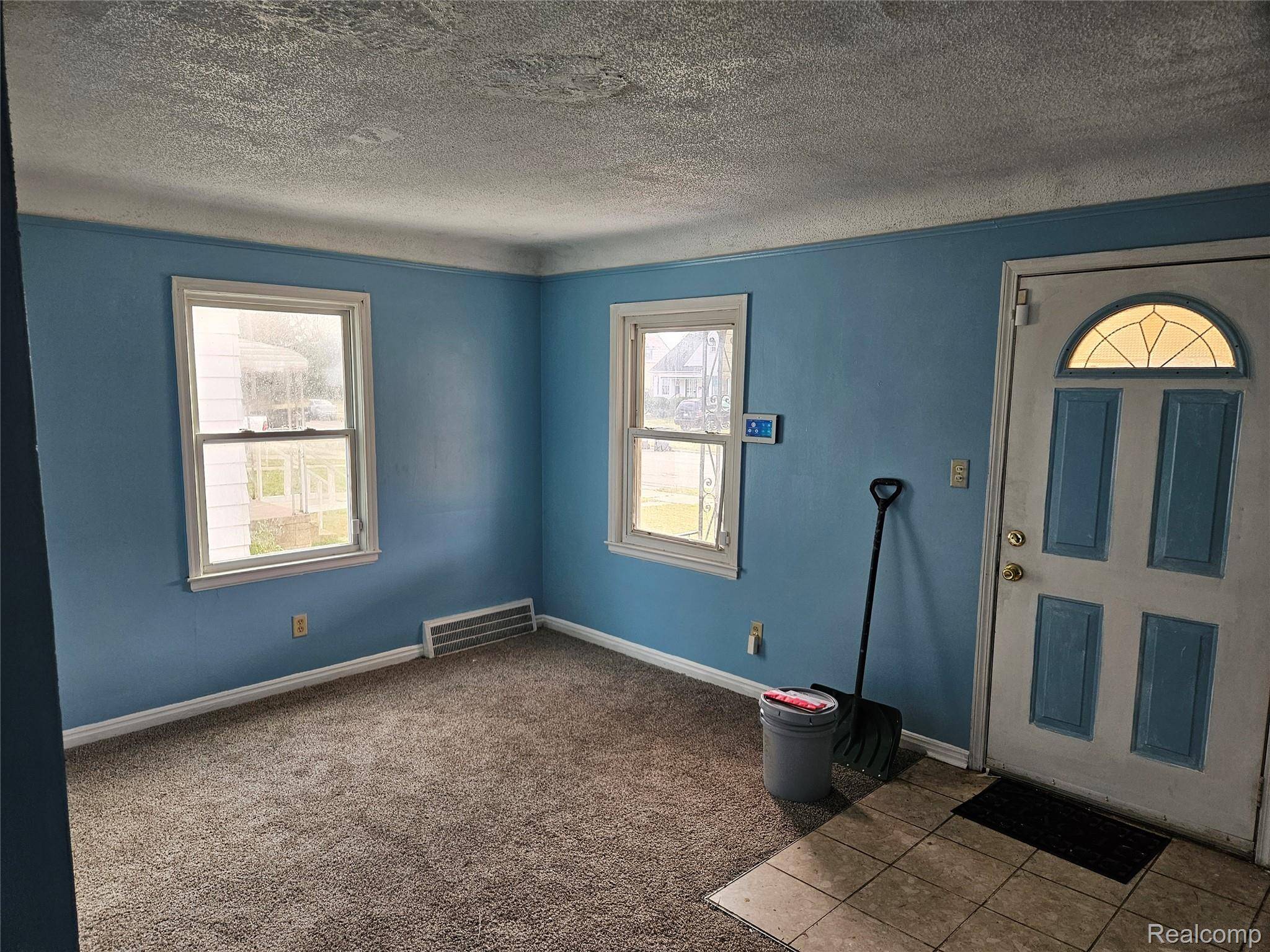 Detroit, MI 48205,15675 Lappin ST