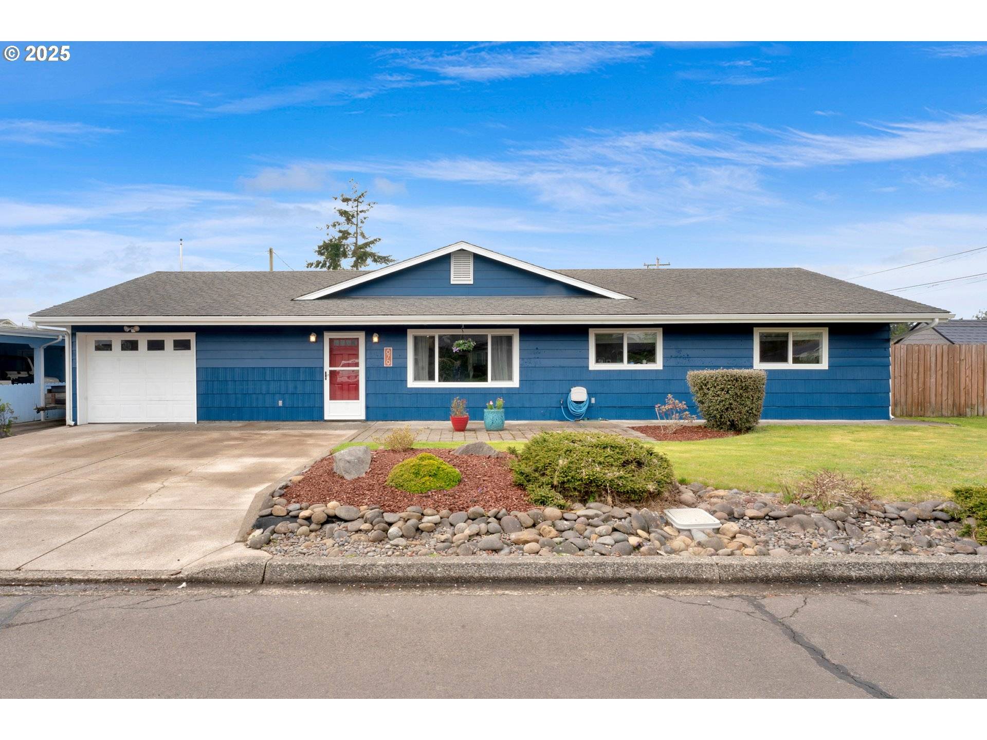 Florence, OR 97439,679 KINGWOOD ST
