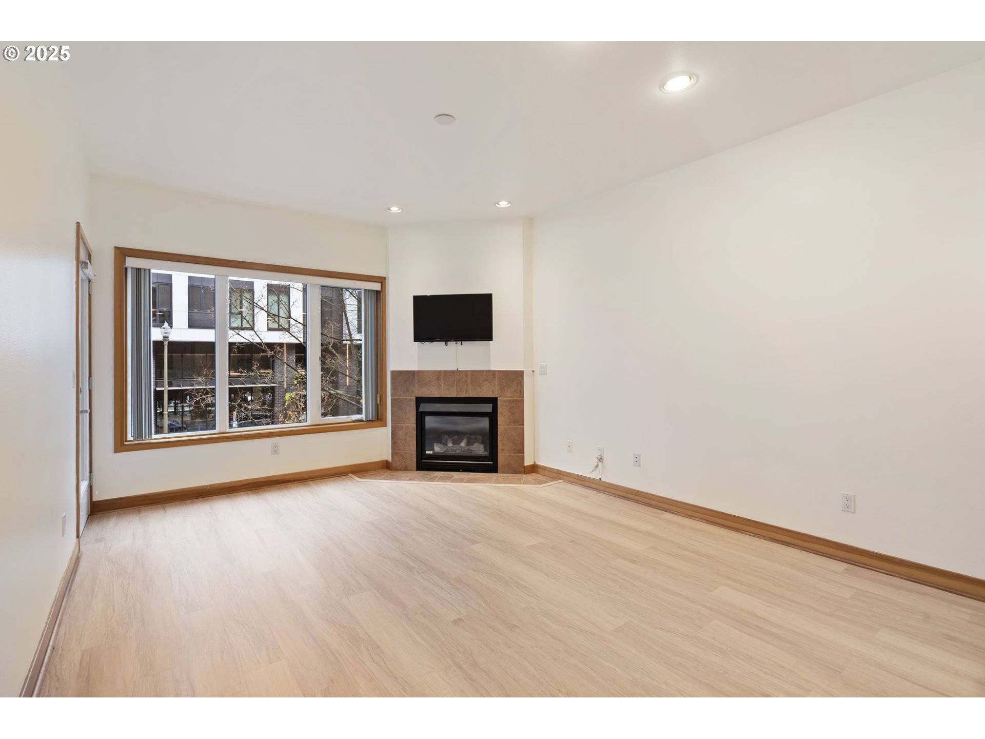 Vancouver, WA 98660,300 W 8TH ST #220