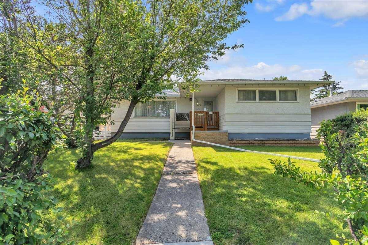 Calgary, AB T3E 3B2,2619 37 ST SW