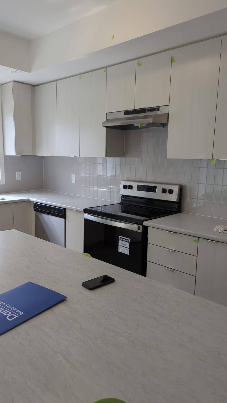 Pickering, ON L1V 0E9,1525 Kingston RD #109