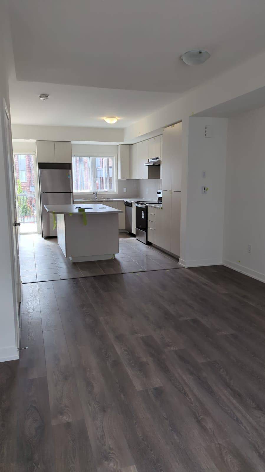 Pickering, ON L1V 0E9,1525 Kingston RD #109