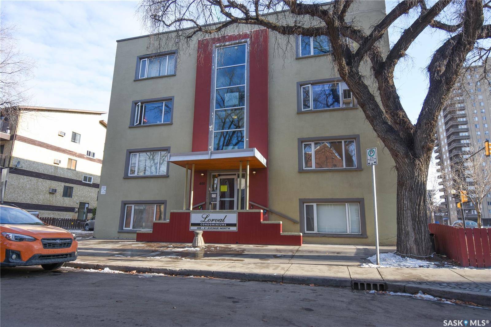 Saskatoon, SK S7K 2M3,400 4th AVENUE N #31