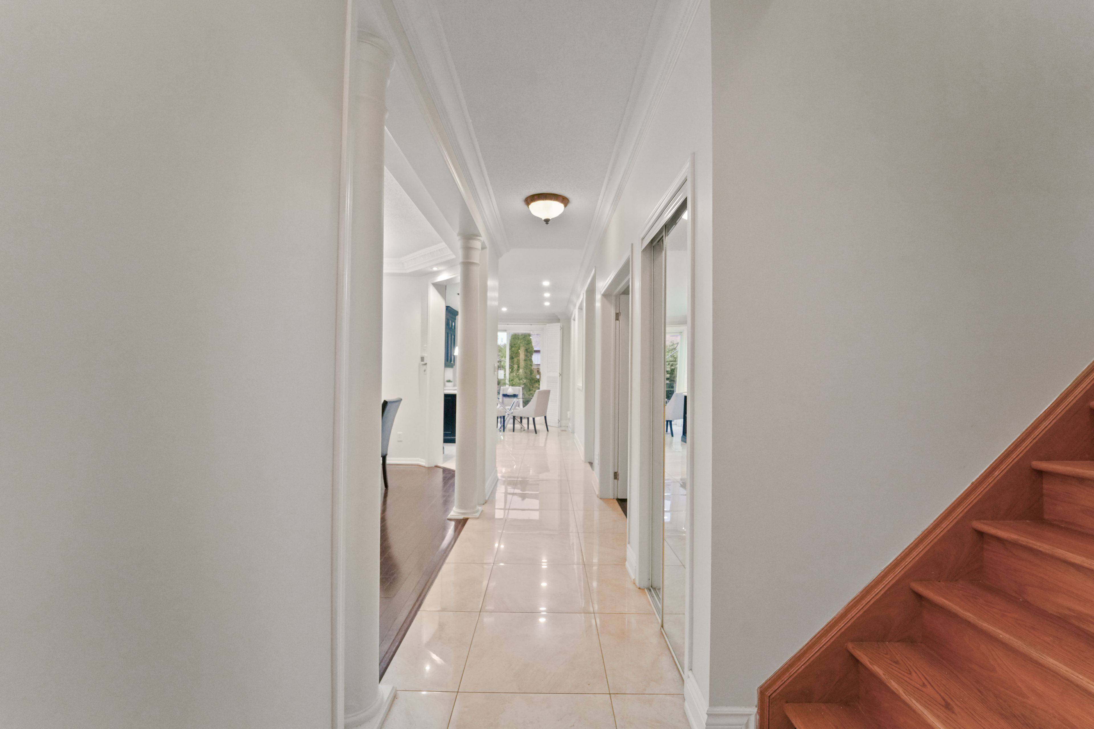 Mississauga, ON L5N 8G8,3619 Waterfall CRES