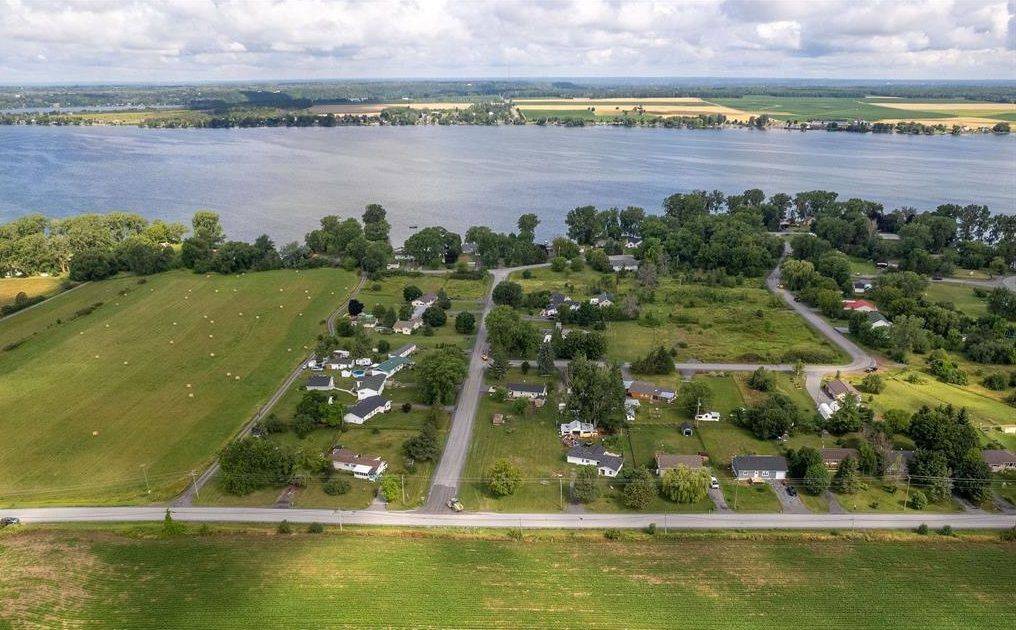 Greater Napanee, ON K7R 3K7,0 Moore AVE