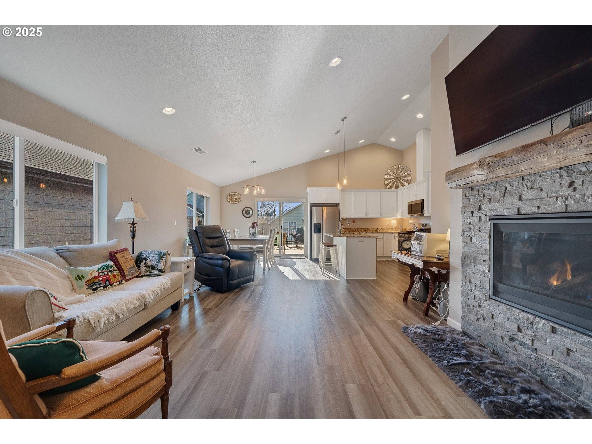 Dallas, OR 97338,2127 SE ACADEMY ST