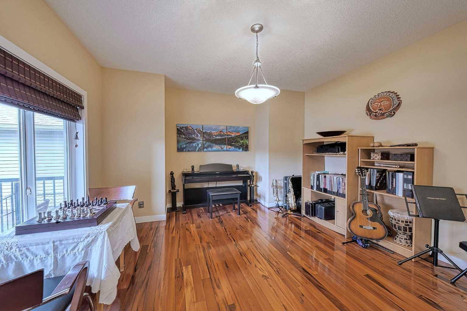 Okotoks, AB T1S 2N7,66 Crystal Green DR