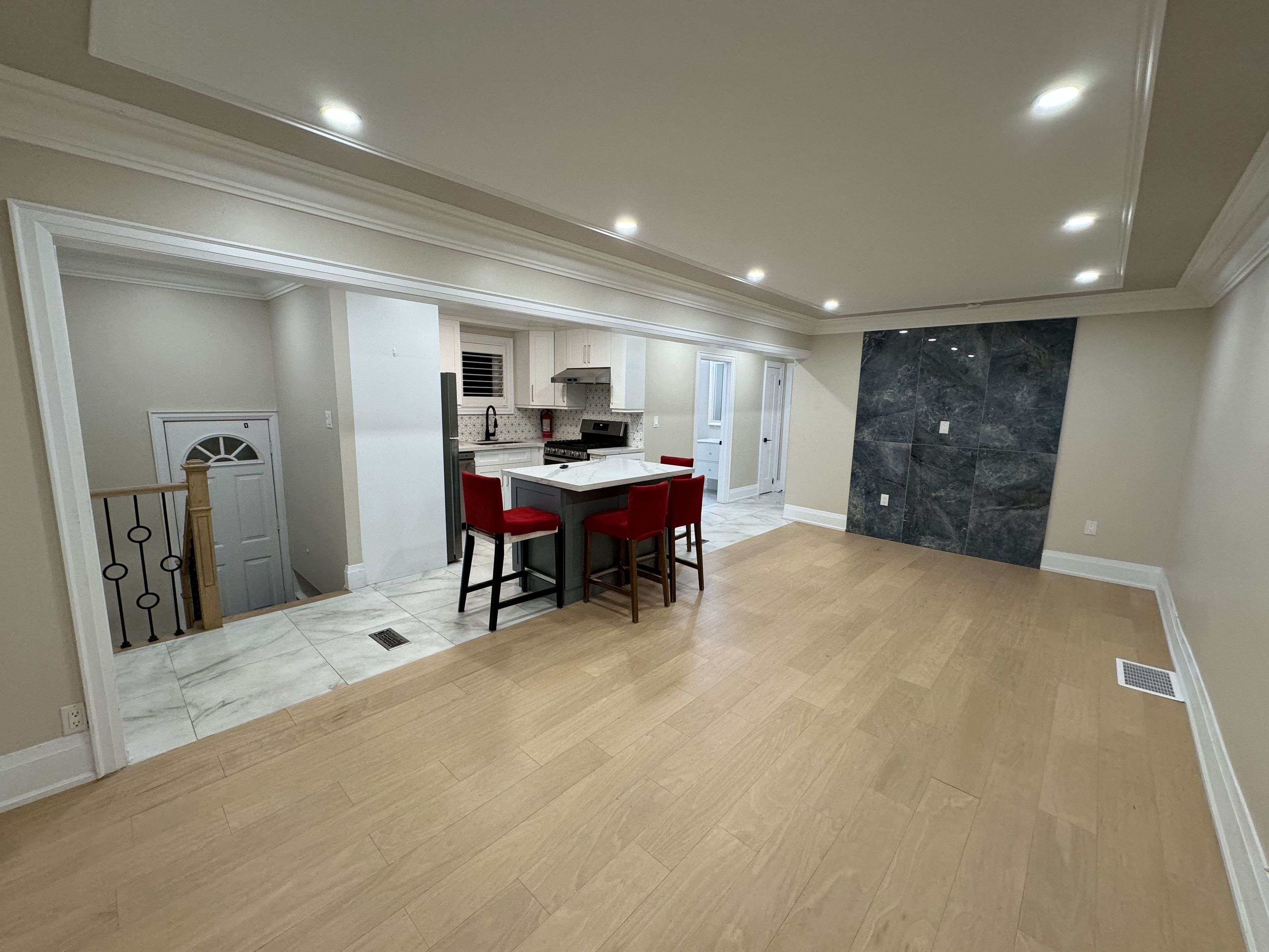 Toronto W07, ON M8Z 4E9,15 Chartwell RD #Main