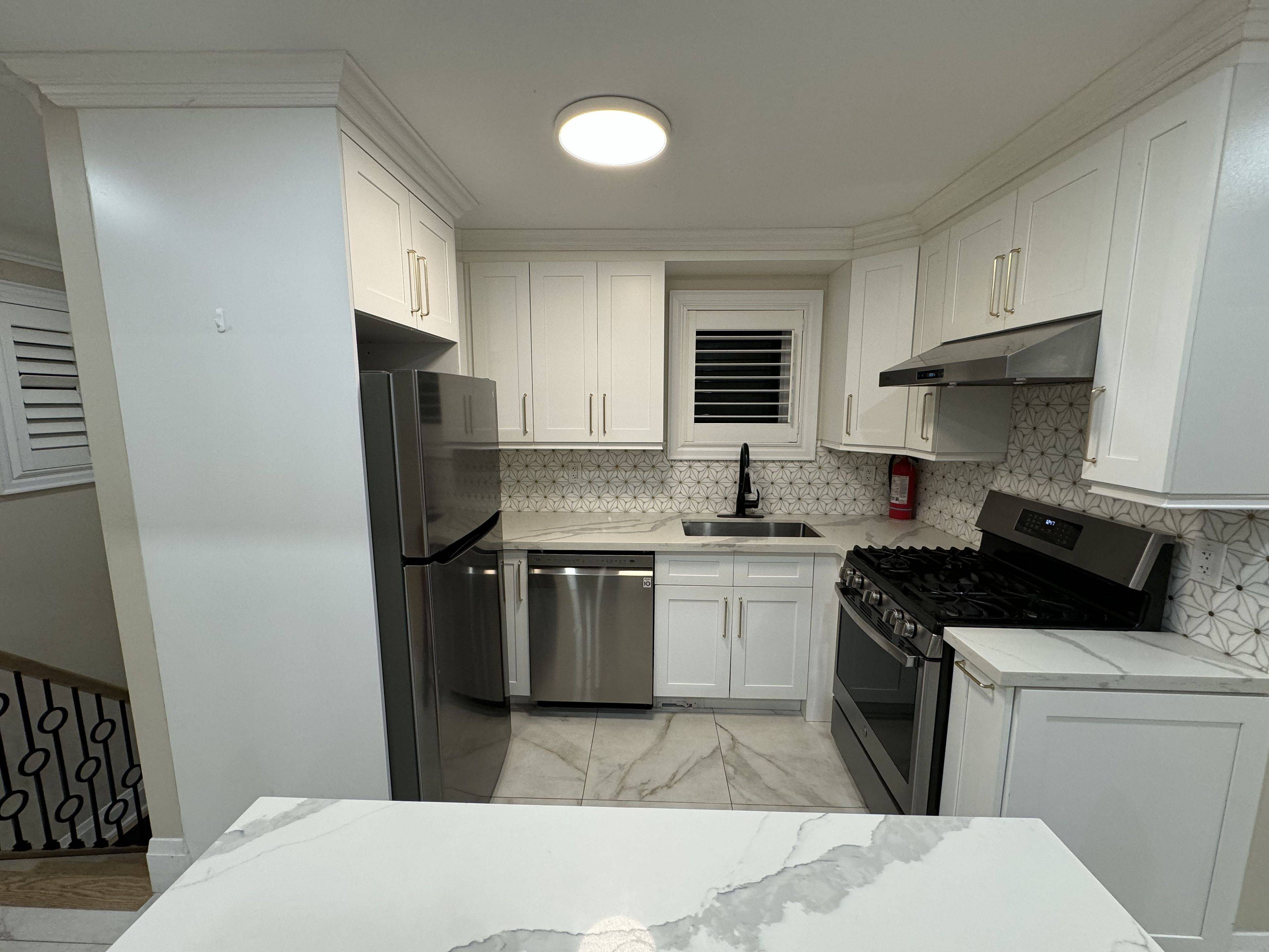 Toronto W07, ON M8Z 4E9,15 Chartwell RD #Main