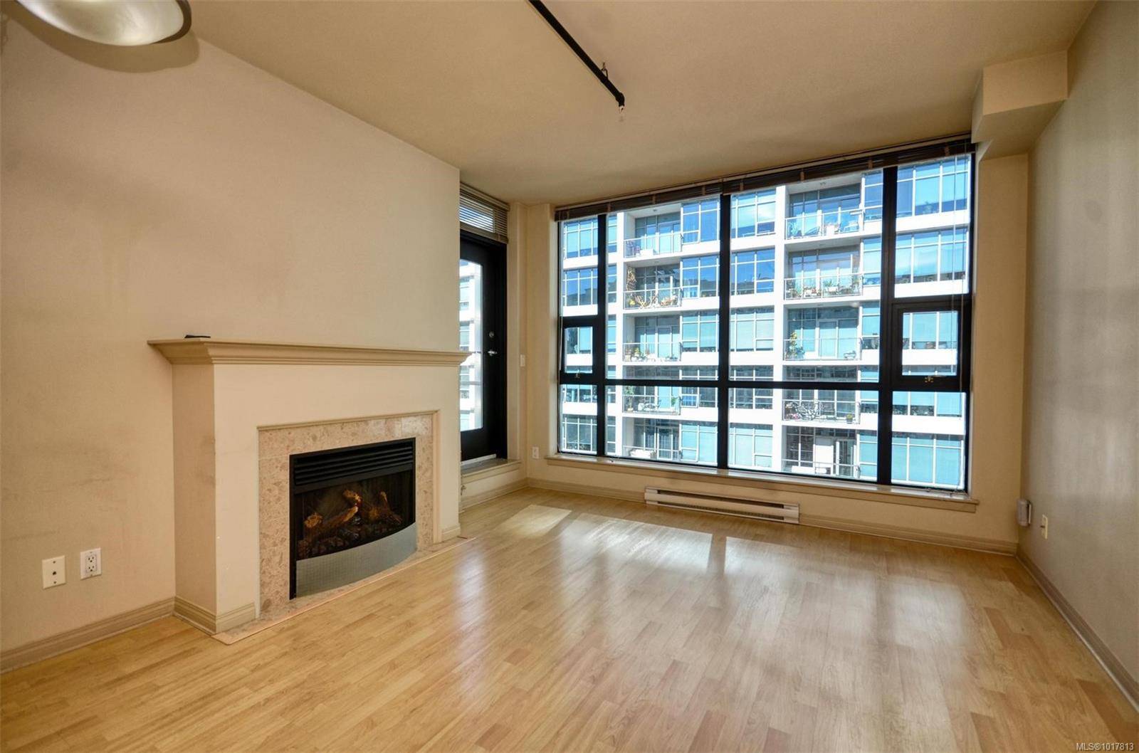 Victoria, BC V8W 3Z8,860 View St #601