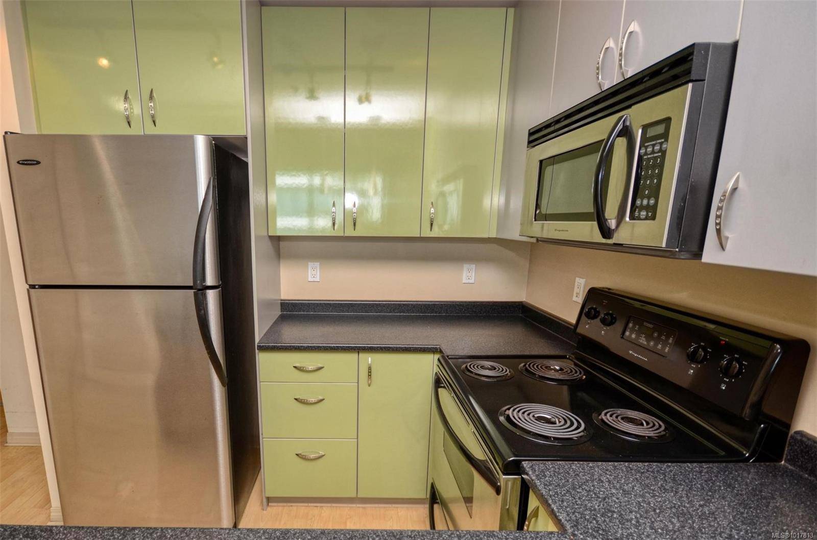 Victoria, BC V8W 3Z8,860 View St #601