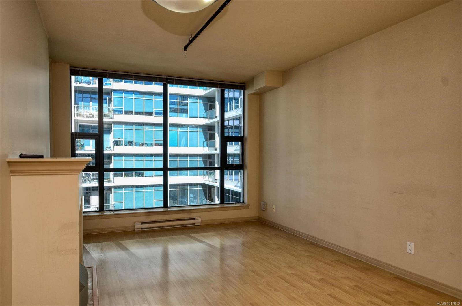 Victoria, BC V8W 3Z8,860 View St #601