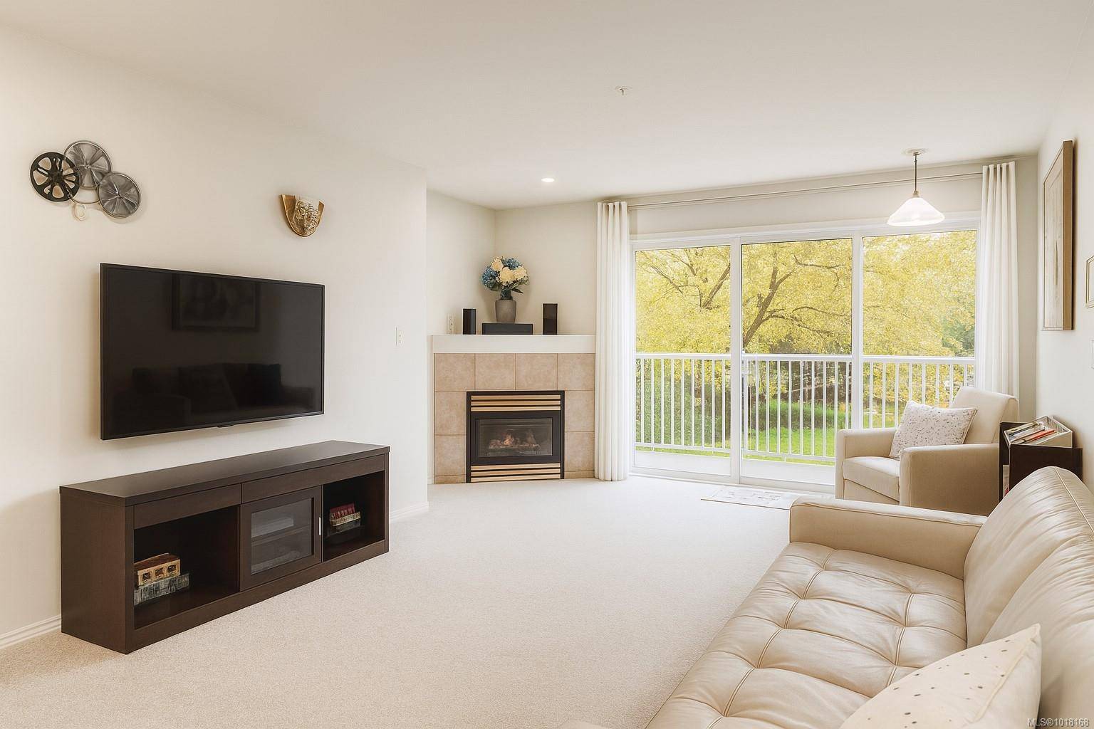 Central Saanich, BC V8M 2G9,1240 Verdier Ave #204