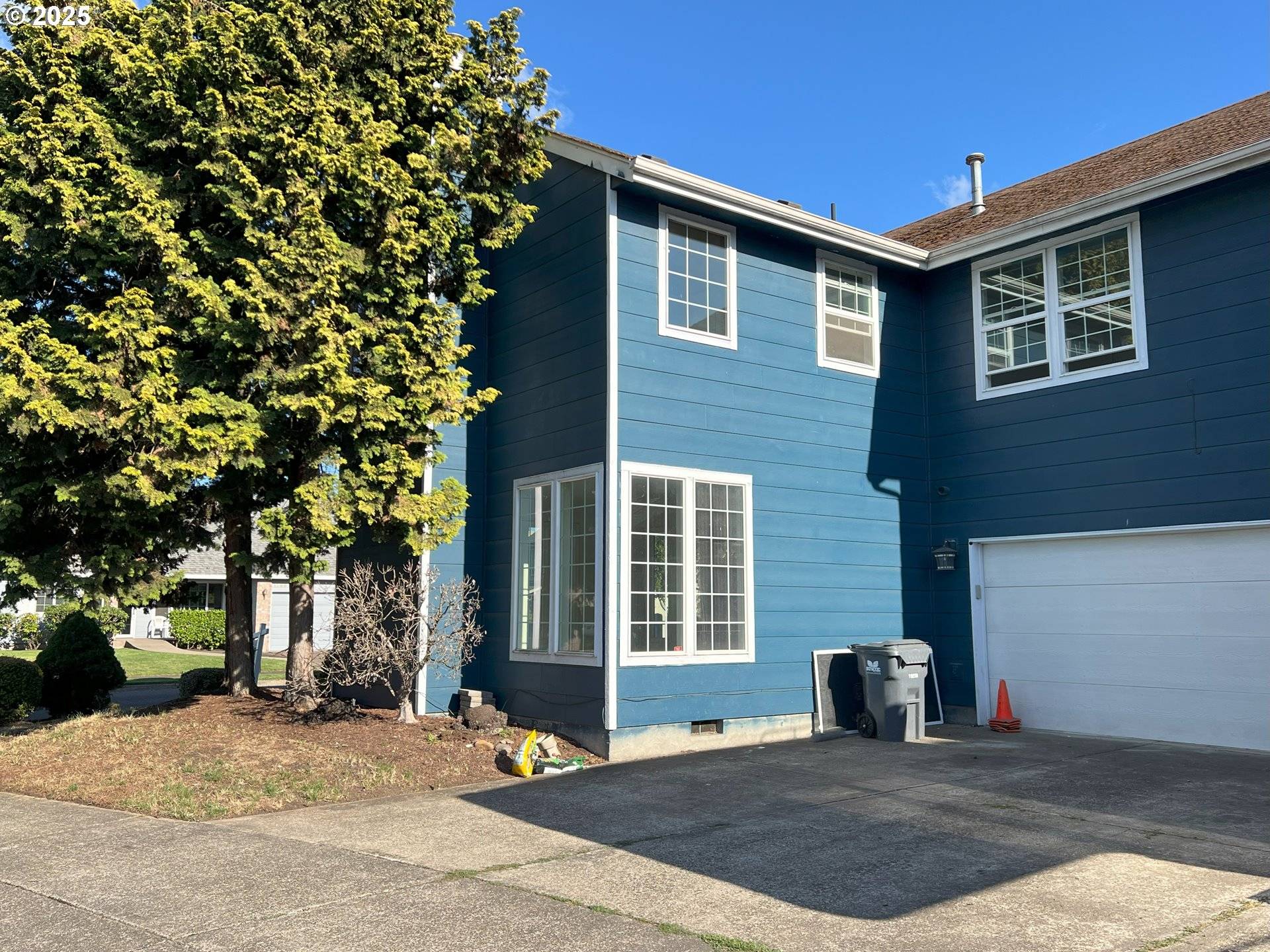 Eugene, OR 97401,1794 KINGS NORTH ST