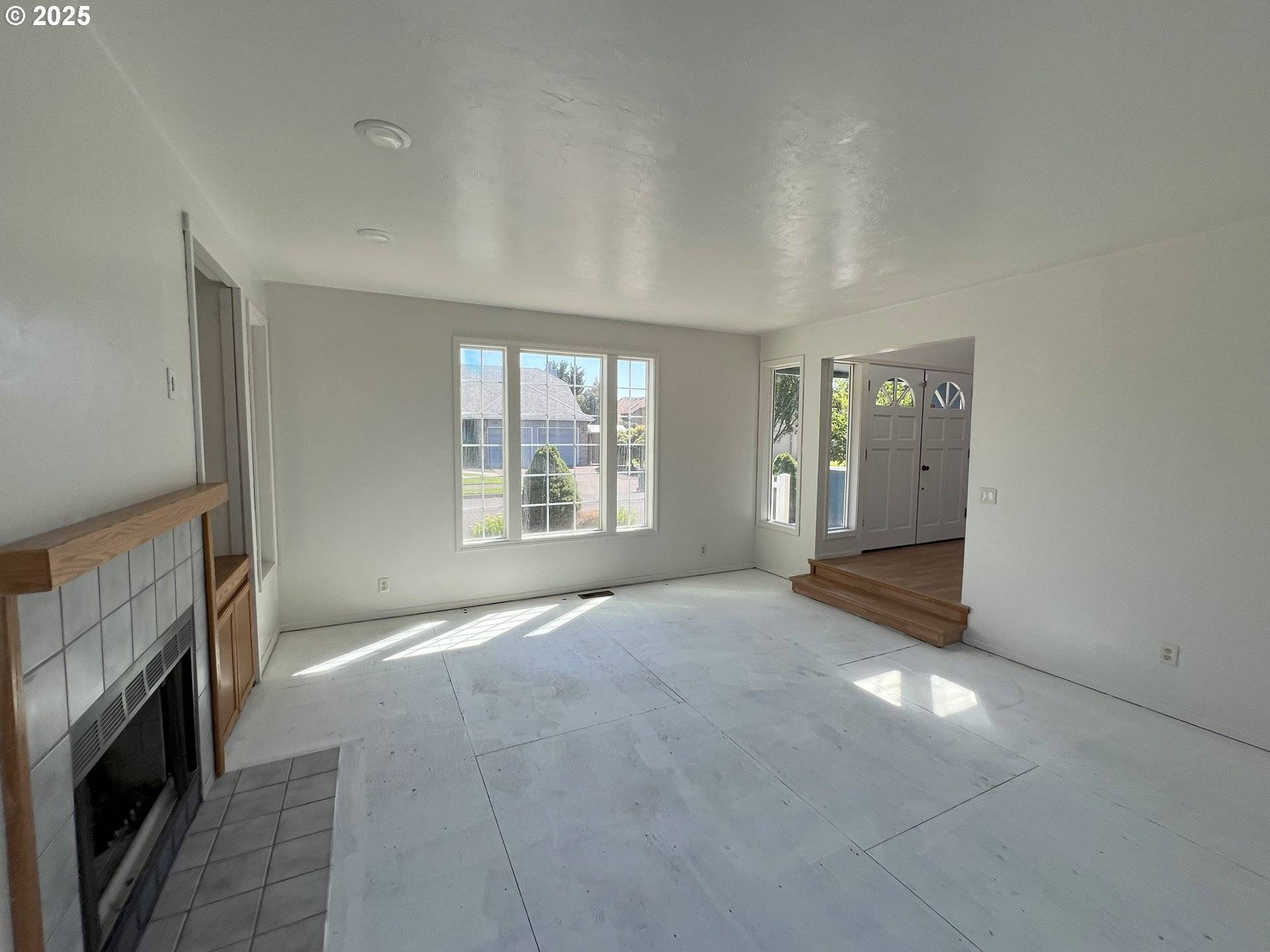 Eugene, OR 97401,1794 KINGS NORTH ST