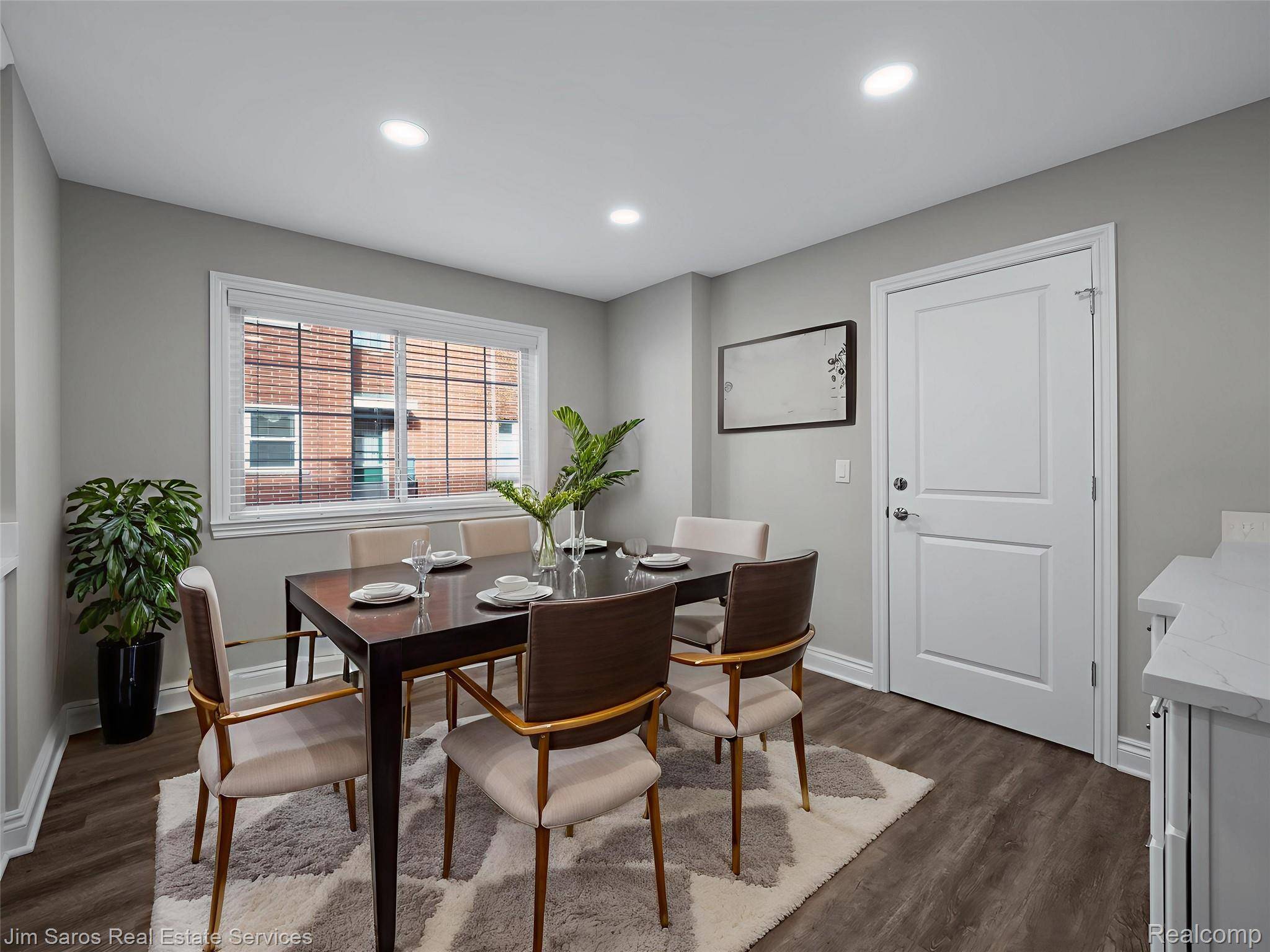 Grosse Pointe Park, MI 48230,895 Harcourt RD