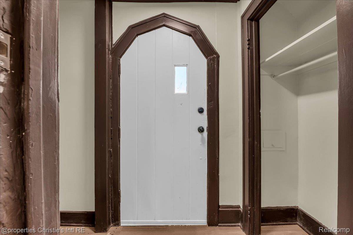 Detroit, MI 48224,5215 Buckingham AVE