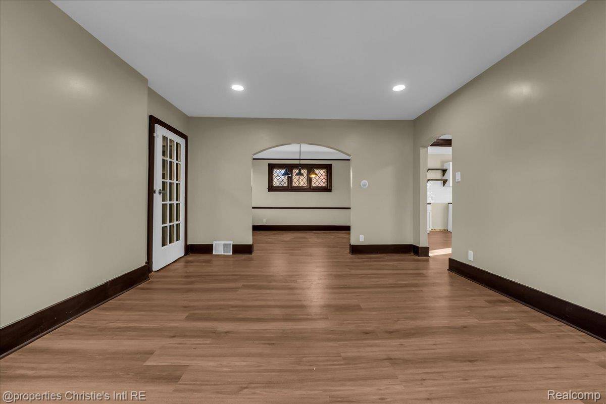 Detroit, MI 48224,5215 Buckingham AVE