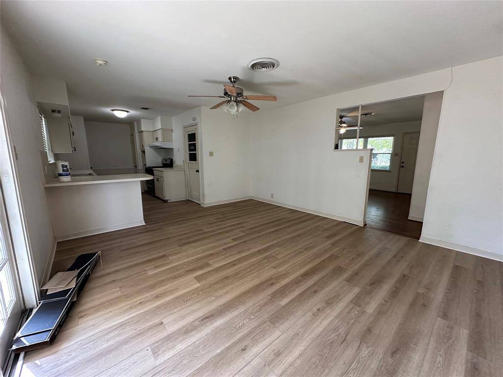 Burleson, TX 76028,219 Murphy Road