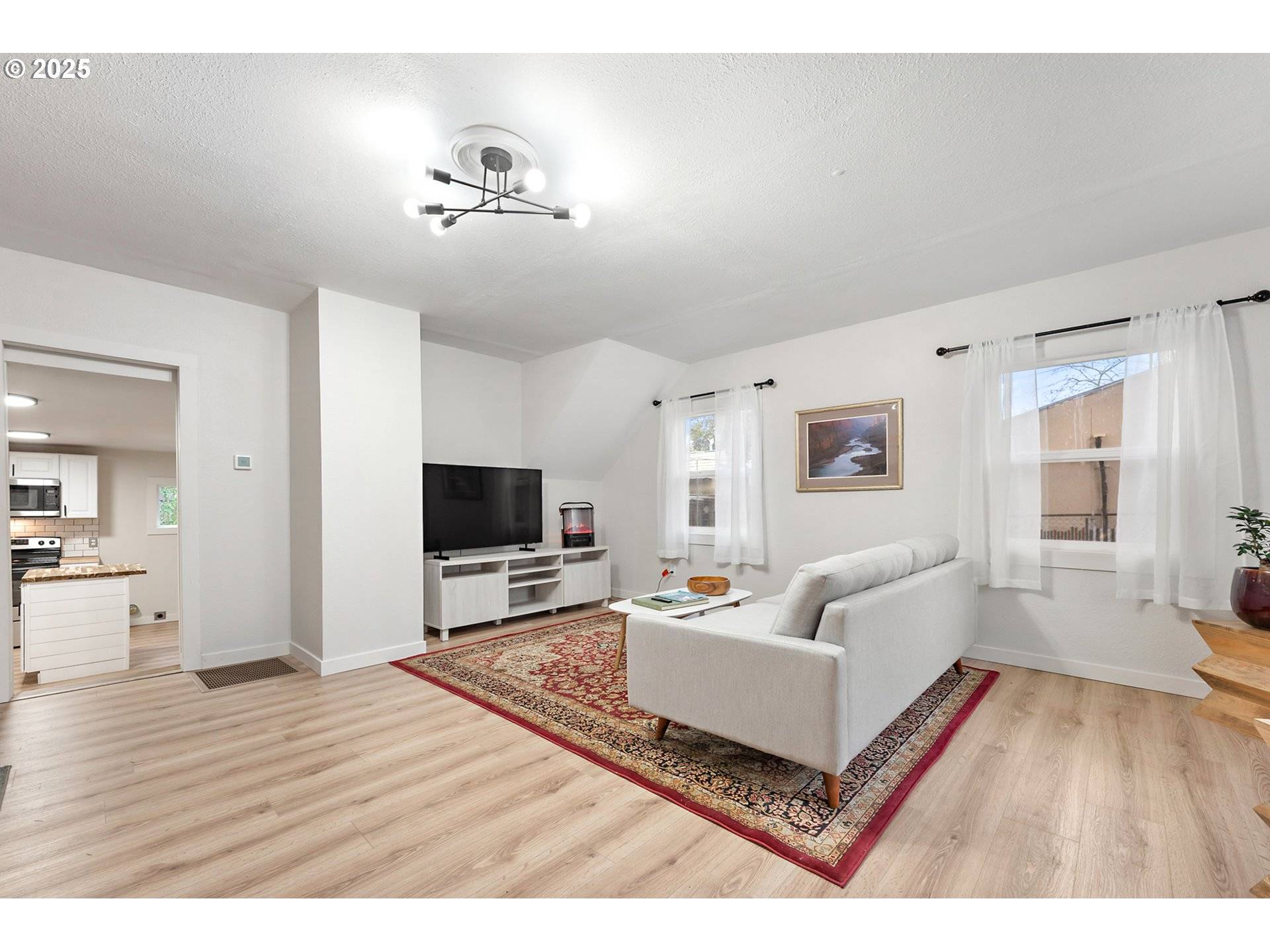 Portland, OR 97218,6099 NE Going ST