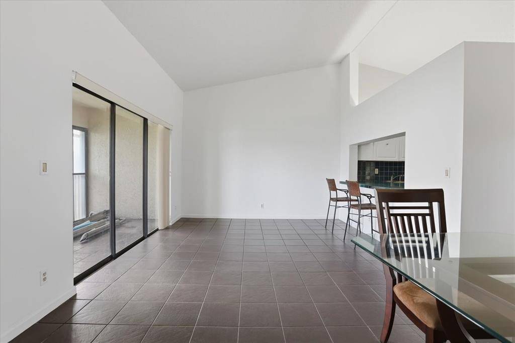 Deerfield Beach, FL 33442,208 Lincoln Ct #208