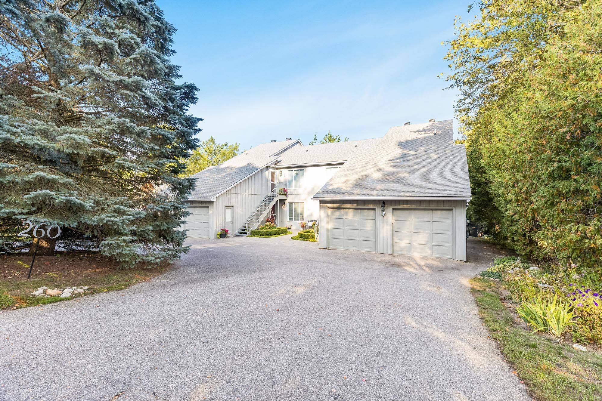 Orillia, ON L3V 7H1,260 Cedarmere RD #101