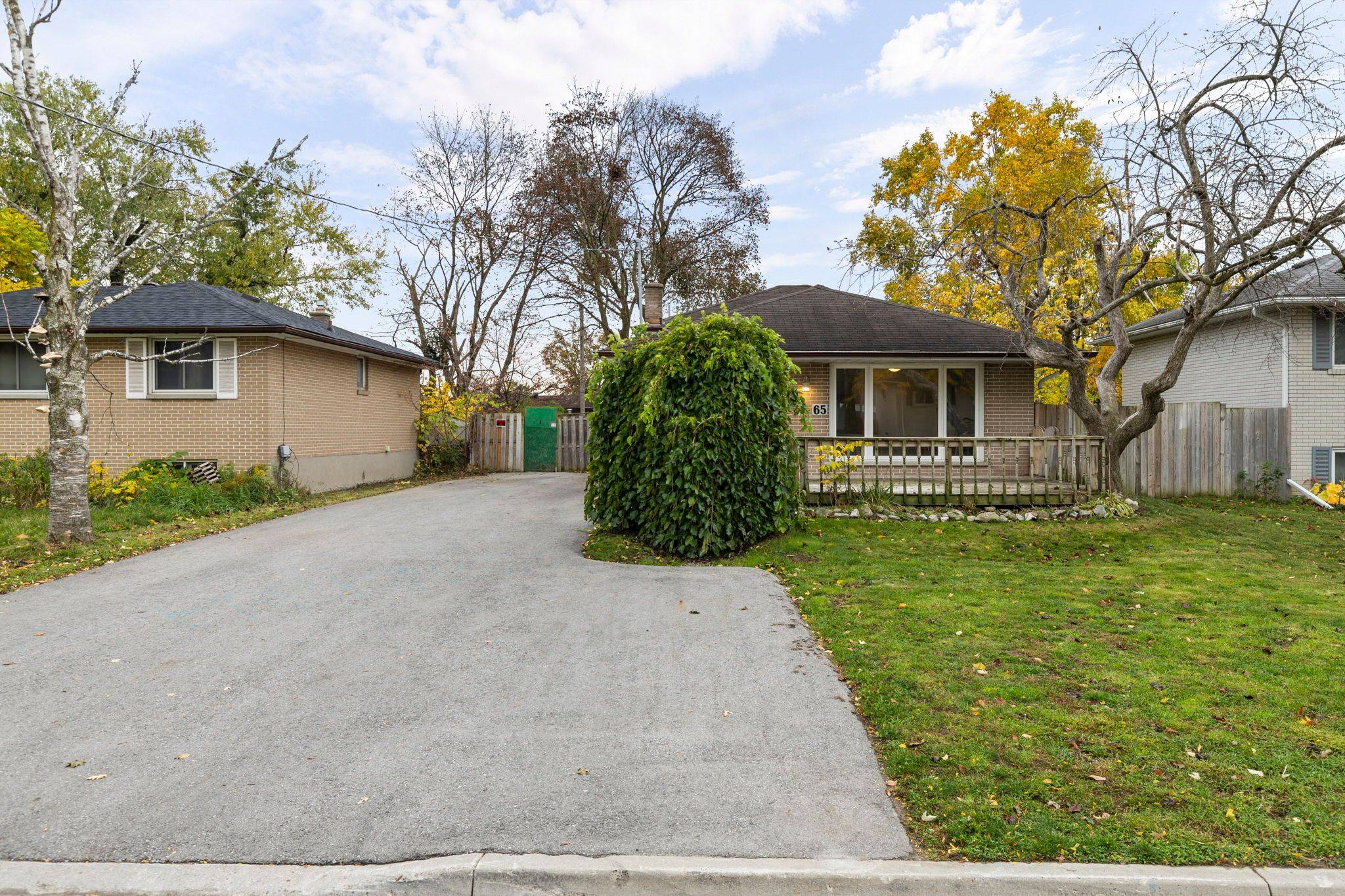 Barrie, ON L4M 2X1,65 Ottaway AVE