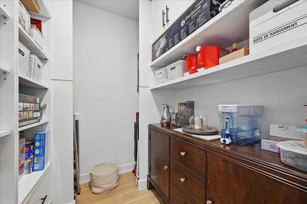 Oakville, ON L6H 3R9,2489 Taunton RD #108