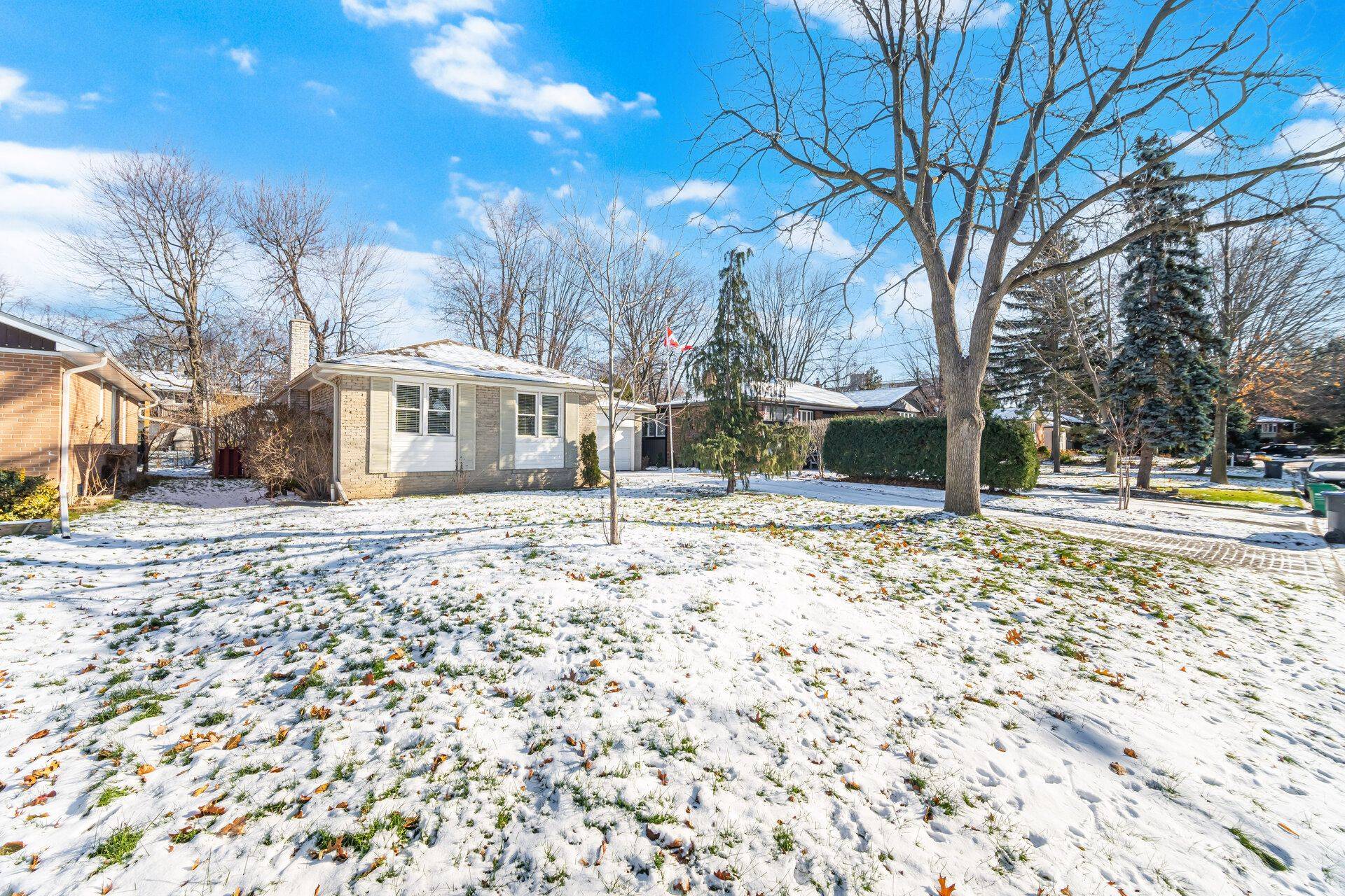 Mississauga, ON L5C 2C4,3077 O'hagan DR