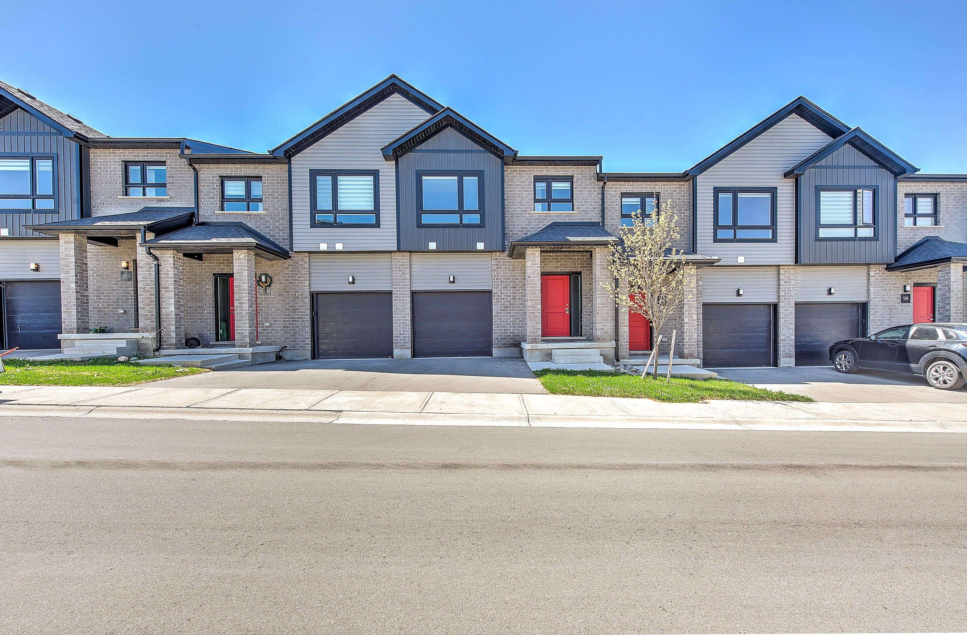 London North, ON N5X 0N5,1820 Canvas WAY #92