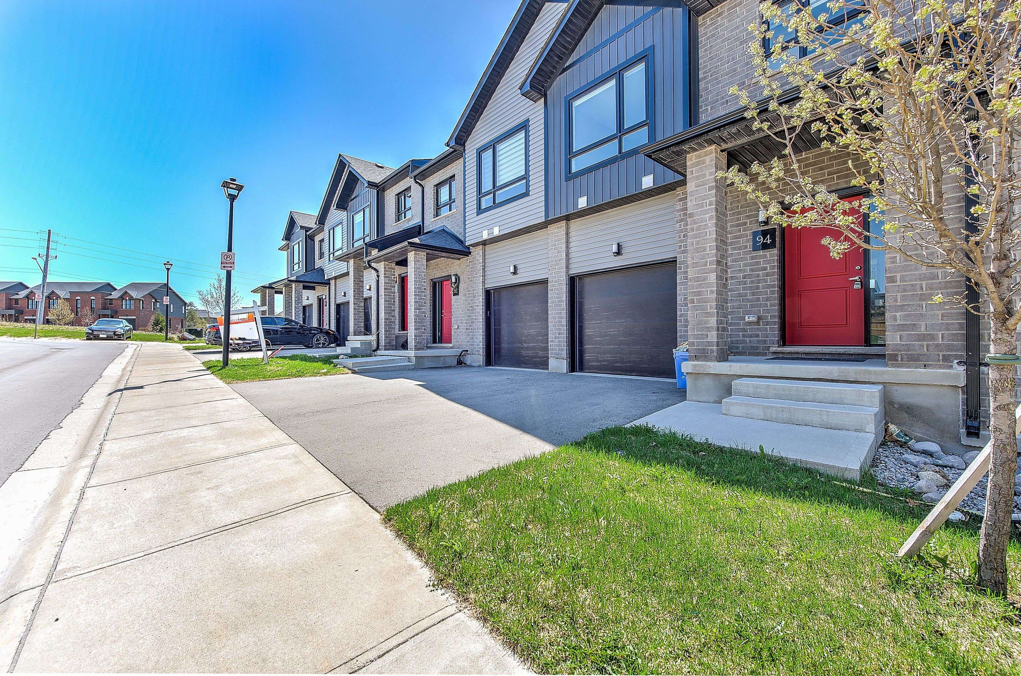 London North, ON N5X 0N5,1820 Canvas WAY #92