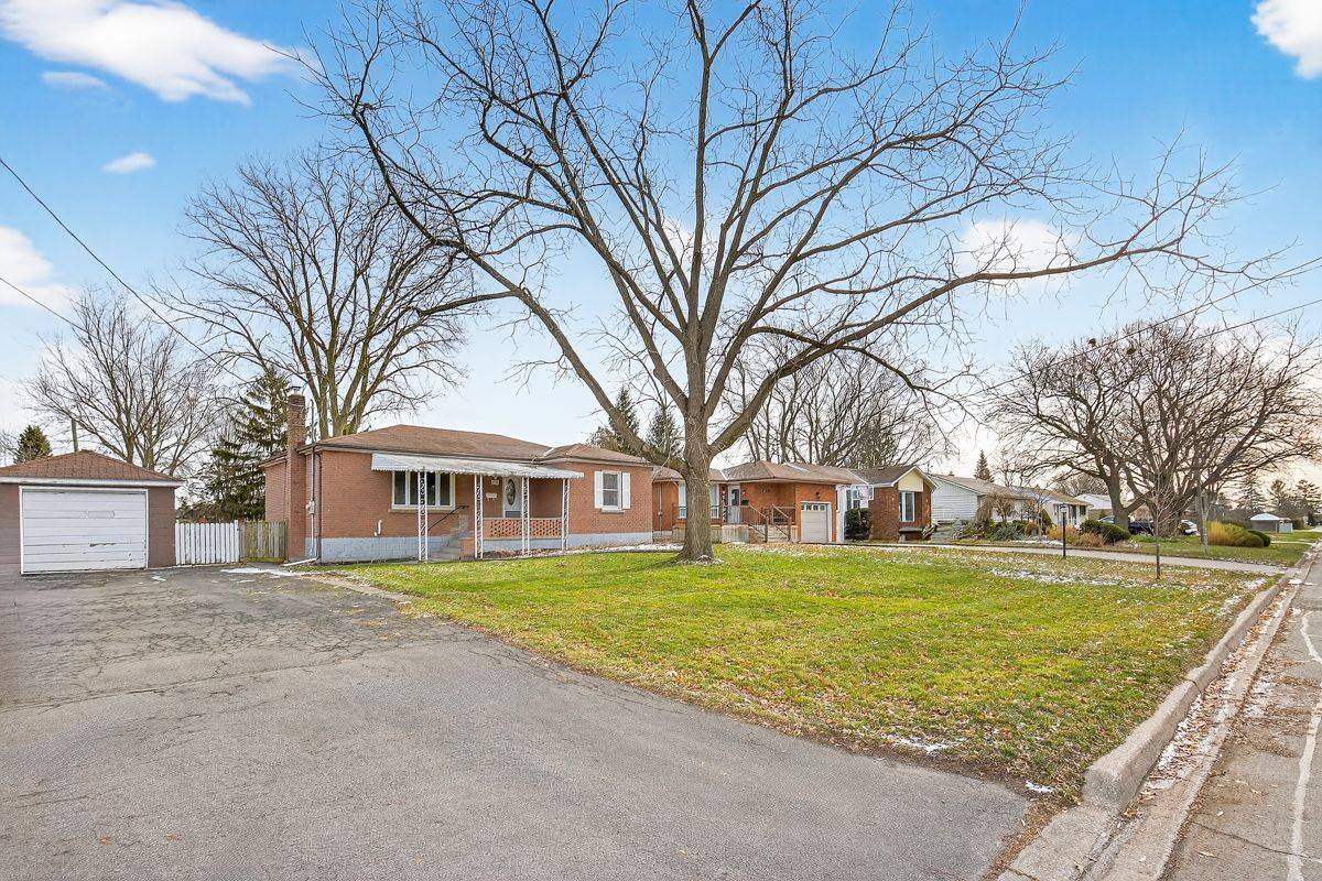 Welland, ON L3C 3B3,430 CLARE AVE