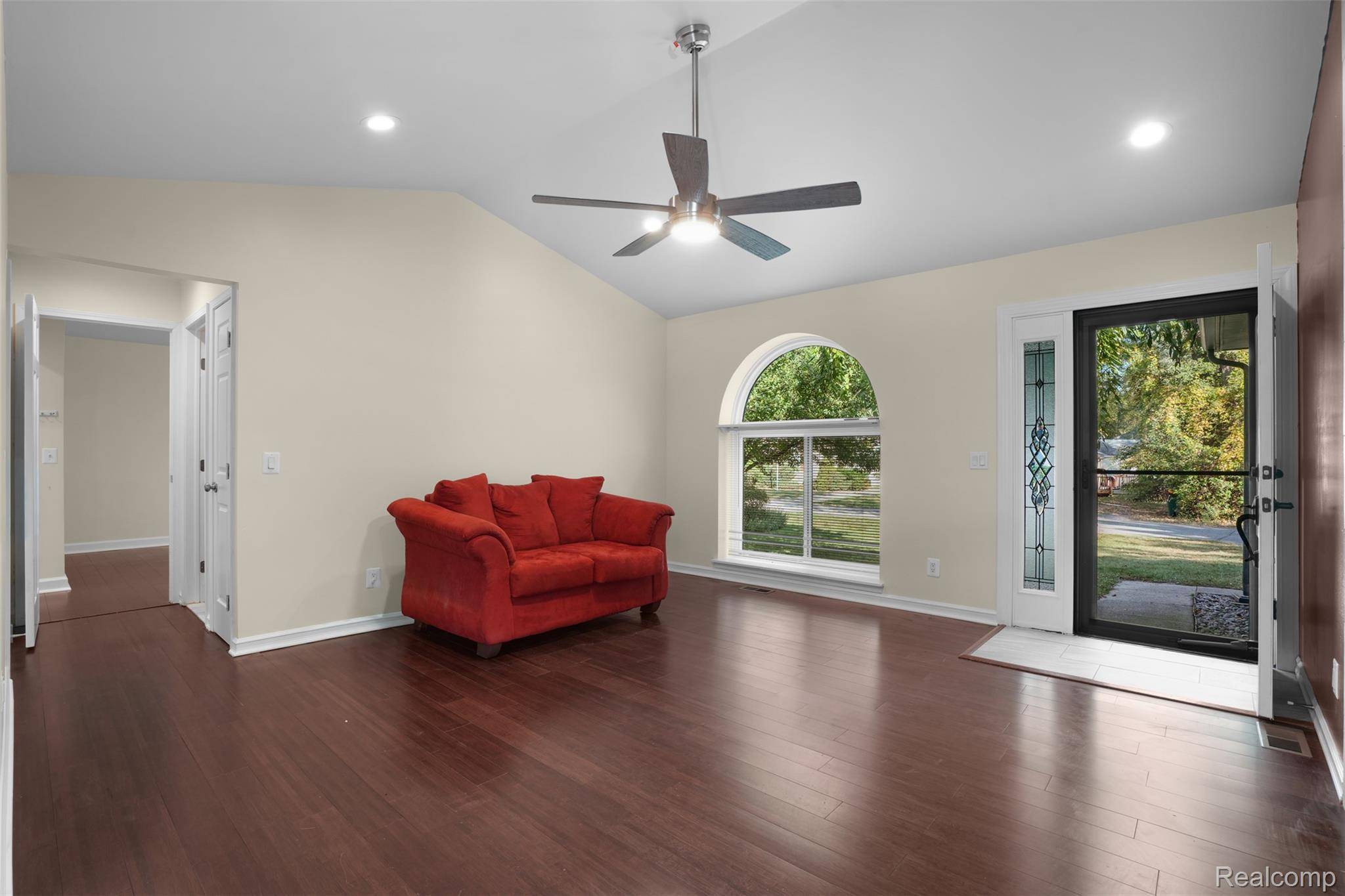 Farmington Hills, MI 48336,21221 Hamilton AVE